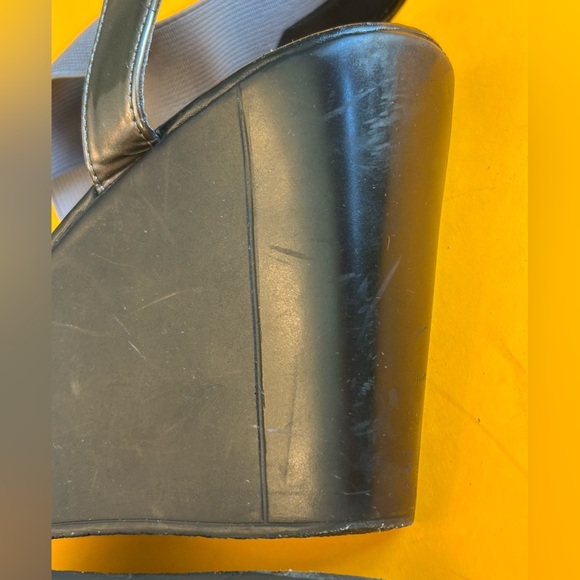 Charles David Metallic Gray Elastic Strap High Heel Wedge Sandals - Picture 7 of 10